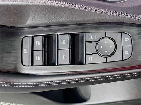 Used 2023 Nissan Rogue SV image 18