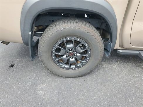 Used 2023 Nissan Frontier PRO-4X w/ Pro-4X Premium Package image 5