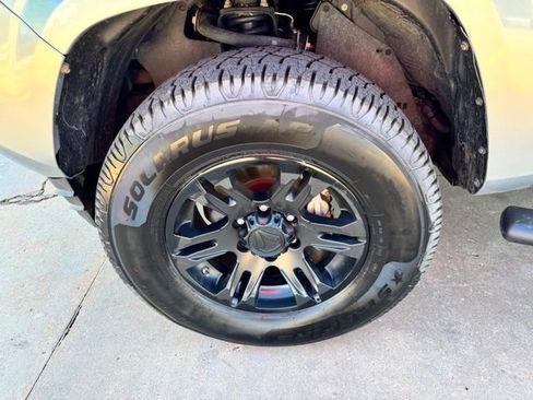 Used 2022 Toyota Tacoma SR w/ SR Convenience Package image 28