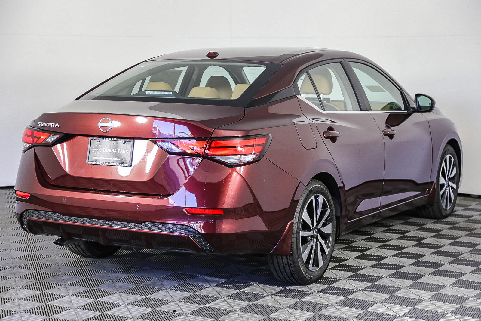 Used 2025 Nissan Sentra SV w/ SV Premium Package FWD image 8