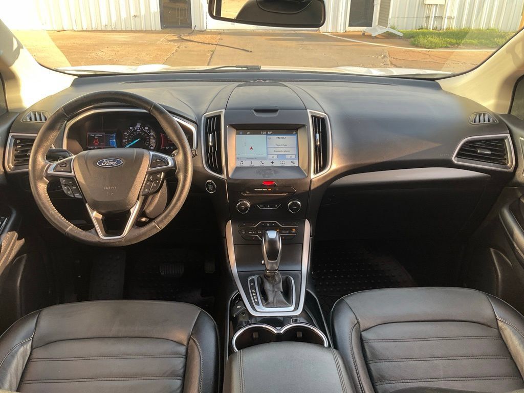 Used 2018 Ford Edge SEL w/ Equipment Group 201A FWD image 3