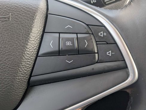 Used 2017 Cadillac XT5 Luxury w/ Driver Awareness Package AWD/4WD image 33