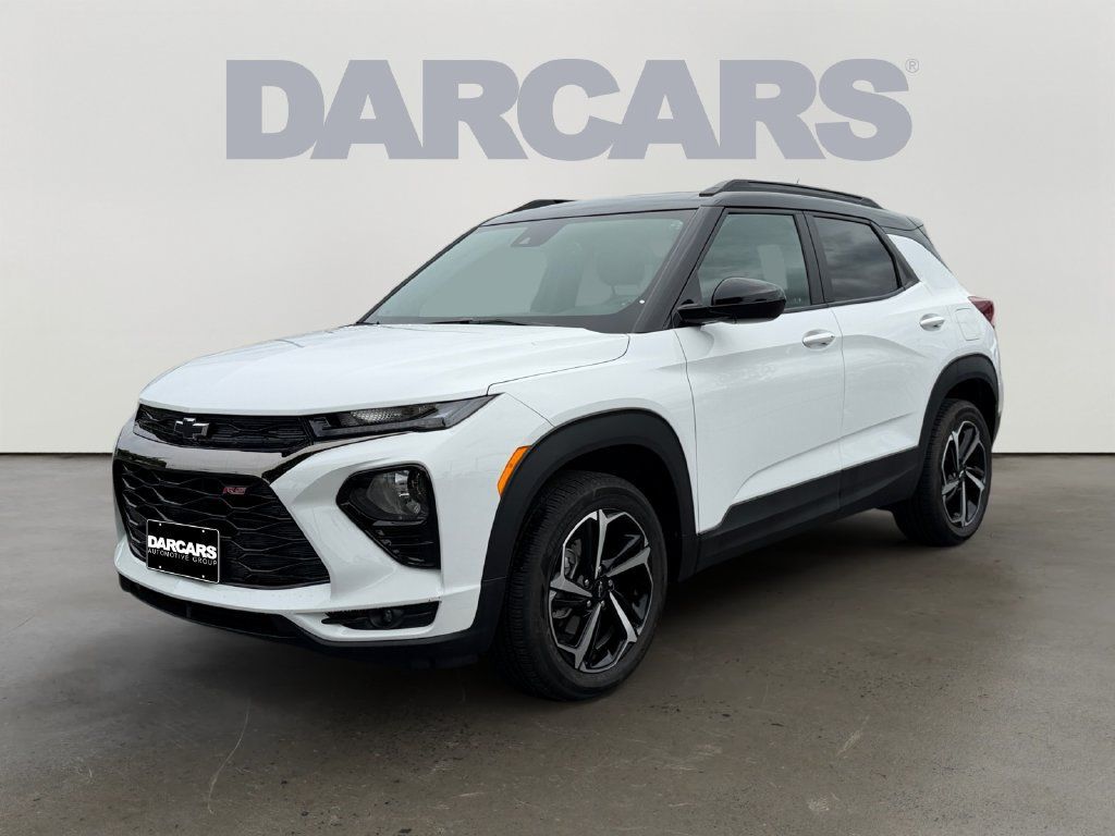 Used 2023 Chevrolet TrailBlazer RS w/ Sun and Liftgate Package AWD/4WD image 3