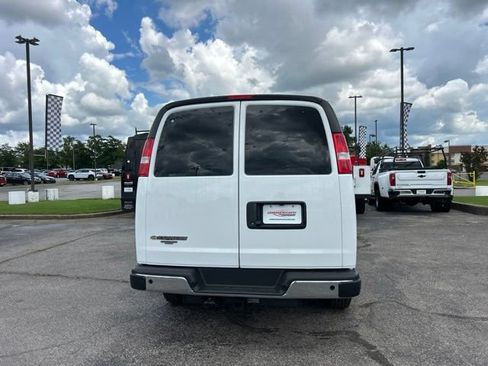New 2026 Chevrolet Express 3500 LT w/ LT Preferred Equipment Group RWD image 4