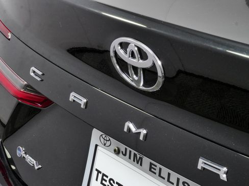Used 2025 Toyota Camry XLE w/ Premium Plus Package FWD image 34