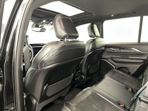 Used 2022 Jeep Grand Cherokee Altitude image 28