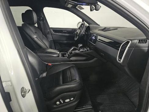 Used 2019 Porsche Cayenne image 16
