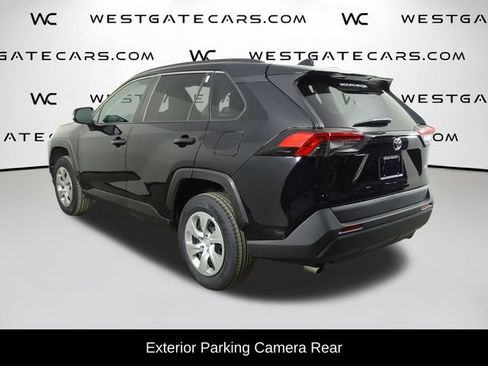 Used 2021 Toyota RAV4 LE FWD image 5