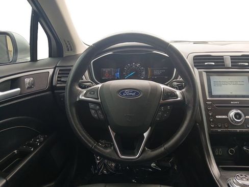 Used 2019 Ford Fusion Titanium FWD image 12