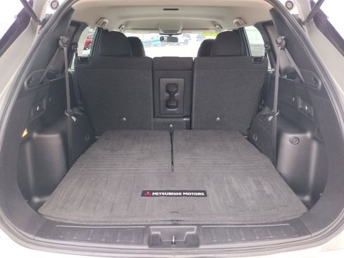 Used 2022 Mitsubishi Outlander ES image 8