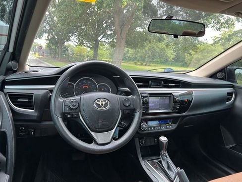 Used 2016 Toyota Corolla LE FWD image 10