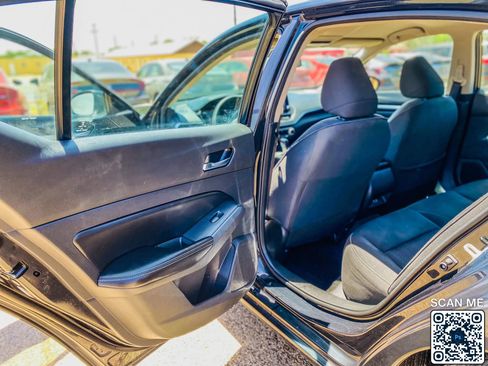 Used 2022 Nissan Altima 2.5 SV FWD image 13