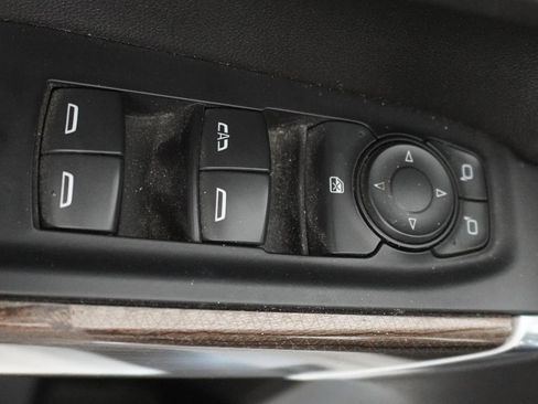 Used 2021 Chevrolet Silverado 1500 LT image 12