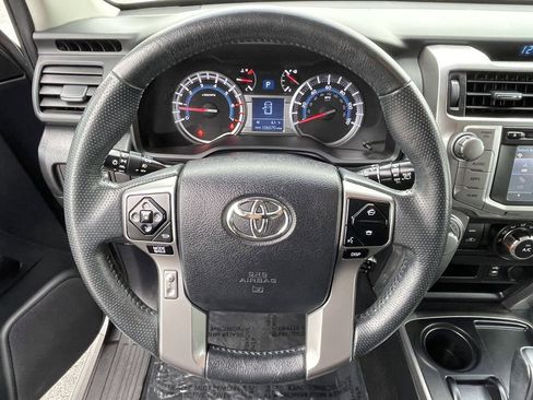 Used 2015 Toyota 4Runner Limited image 33