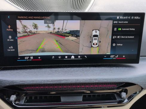 Used 2025 BMW 330i 330i w/ Convenience Package image 25