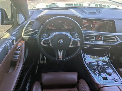 Used 2021 BMW X7 M50i image 16