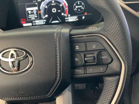 Certified 2025 Toyota Tundra Limited AWD/4WD image 18