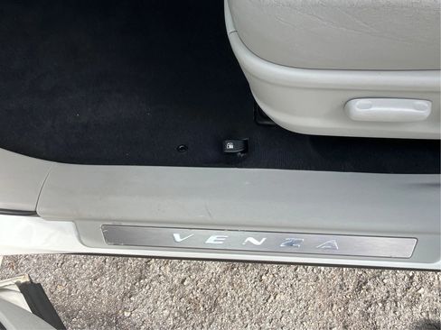 Used 2010 Toyota Venza AWD image 38