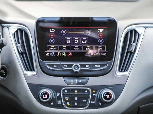 Used 2021 Chevrolet Malibu LT image 11