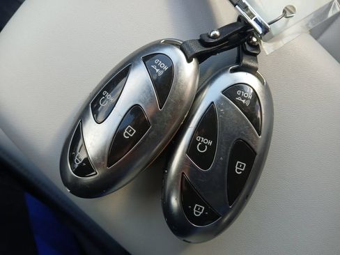 Used 2024 Hyundai Kona Limited FWD image 8