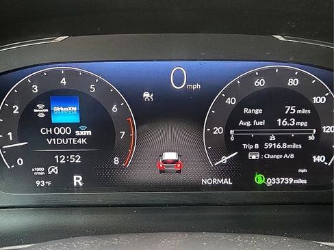 Used 2025 Honda Pilot Elite image 23