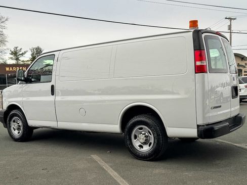 Used 2017 Chevrolet Express 2500 image 6
