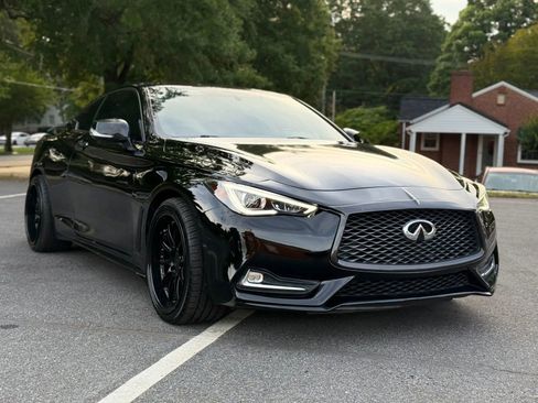 Used 2017 INFINITI Q60 Red Sport 400 AWD/4WD image 8