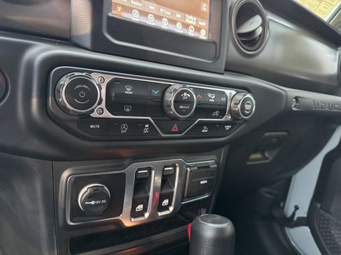 Used 2023 Jeep Wrangler Sport S image 16