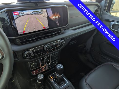 Used 2024 Jeep Wrangler Unlimited Rubicon image 31