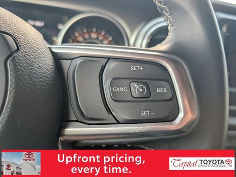 Used 2019 Jeep Wrangler Unlimited Sahara AWD/4WD image 16