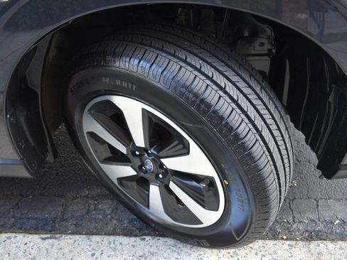 Used 2018 Subaru Forester 2.5i Premium w/ All-Weather Package image 45