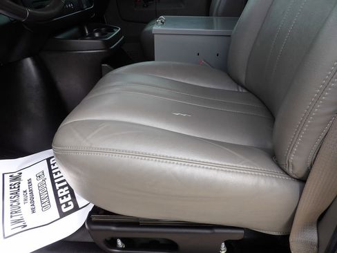 Used 2023 GMC Savana 2500 w/ Driver Convenience Package RWD image 18