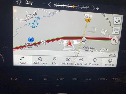 Used 2025 Nissan Pathfinder Platinum image 12