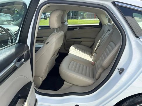 Used 2019 Ford Fusion SEL FWD image 14