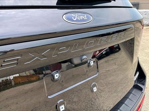 Used 2024 Ford Explorer ST-Line w/ Class IV Trailer Tow Package AWD/4WD image 33