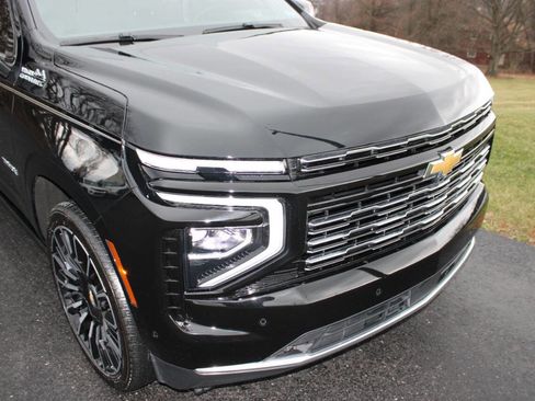 Used 2025 Chevrolet Tahoe High Country image 2