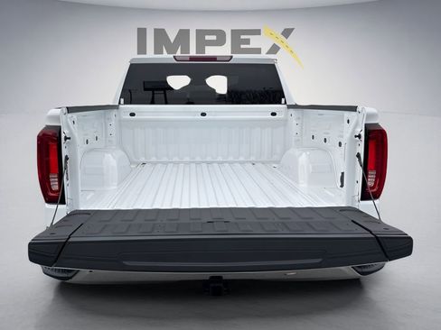 Used 2026 GMC Sierra 1500 SLT AWD/4WD image 32