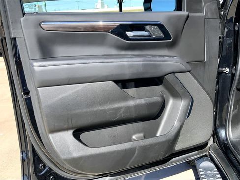 Certified 2025 Chevrolet Suburban Z71 image 21