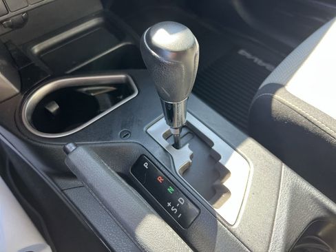 Used 2018 Toyota RAV4 XLE AWD/4WD image 26