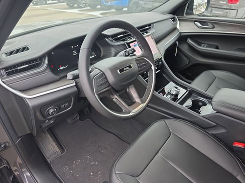 New 2025 Jeep Grand Cherokee L Limited w/ Trailer Tow Package image 18