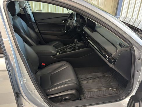 Used 2023 Honda Accord EX-L image 13