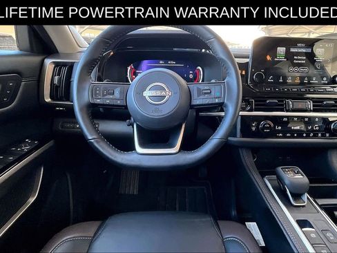 Used 2025 Nissan Pathfinder Platinum w/ Cargo Package image 7