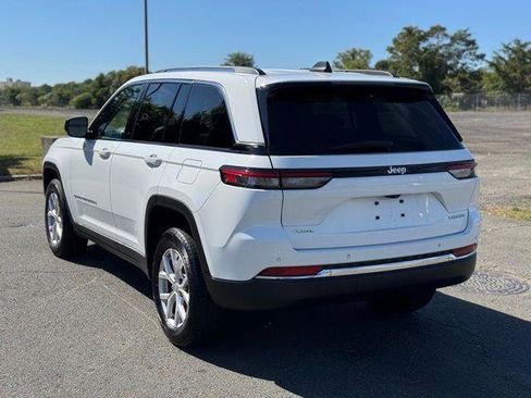 Certified 2022 Jeep Grand Cherokee Limited AWD/4WD image 3