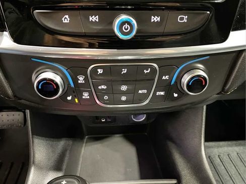 Used 2019 Chevrolet Traverse RS image 19