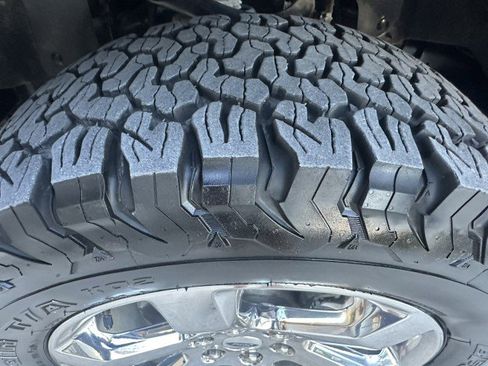 Used 2023 Ford F150 Lariat w/ Trailer Tow Package image 24