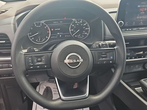 Used 2023 Nissan Rogue SV AWD/4WD image 35