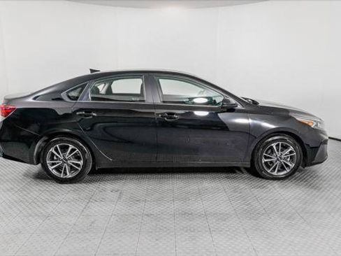 Used 2024 Kia Forte LXS FWD image 9