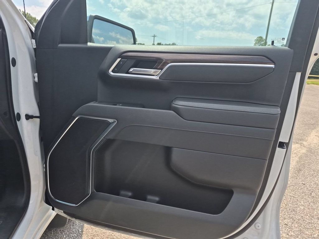 Used 2025 Chevrolet Silverado 1500 LT RWD image 33
