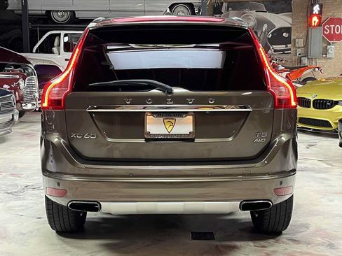 Used 2015 Volvo XC60 T5 w/ Proximity Package AWD/4WD image 8