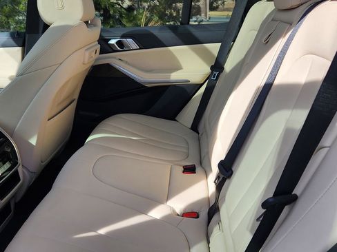 Used 2022 BMW X5 xDrive40i w/ Premium Package image 10